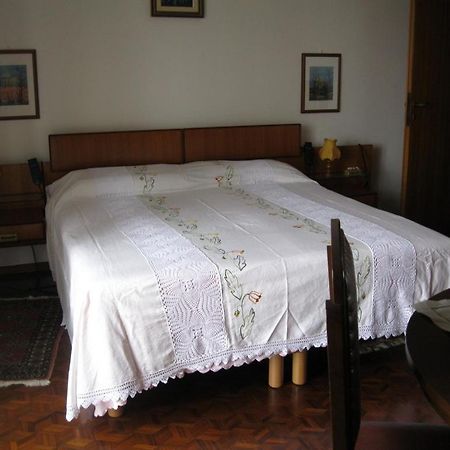 Bed and Breakfast La Casa Dei Pini Malnate Exterior foto