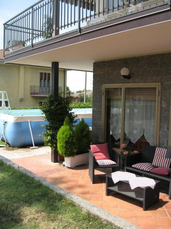 Bed and Breakfast La Casa Dei Pini Malnate Exterior foto